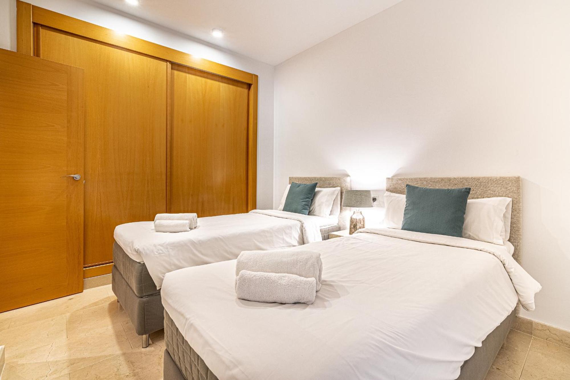Large 3-Bedroom Nestled In Golf Paradise Estepona Exteriér fotografie