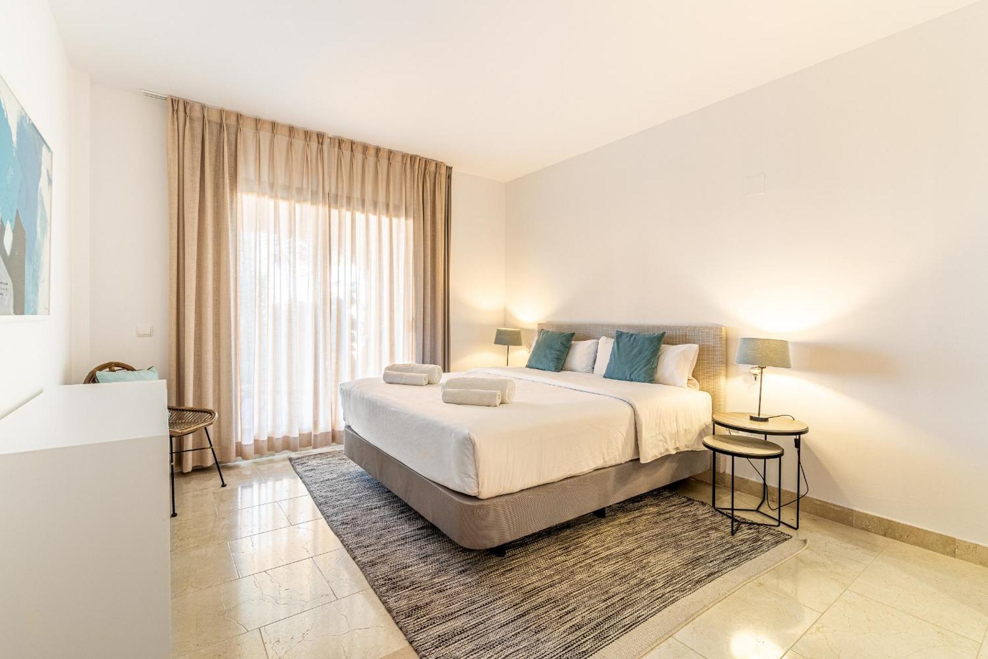 Large 3-Bedroom Nestled In Golf Paradise Estepona Exteriér fotografie