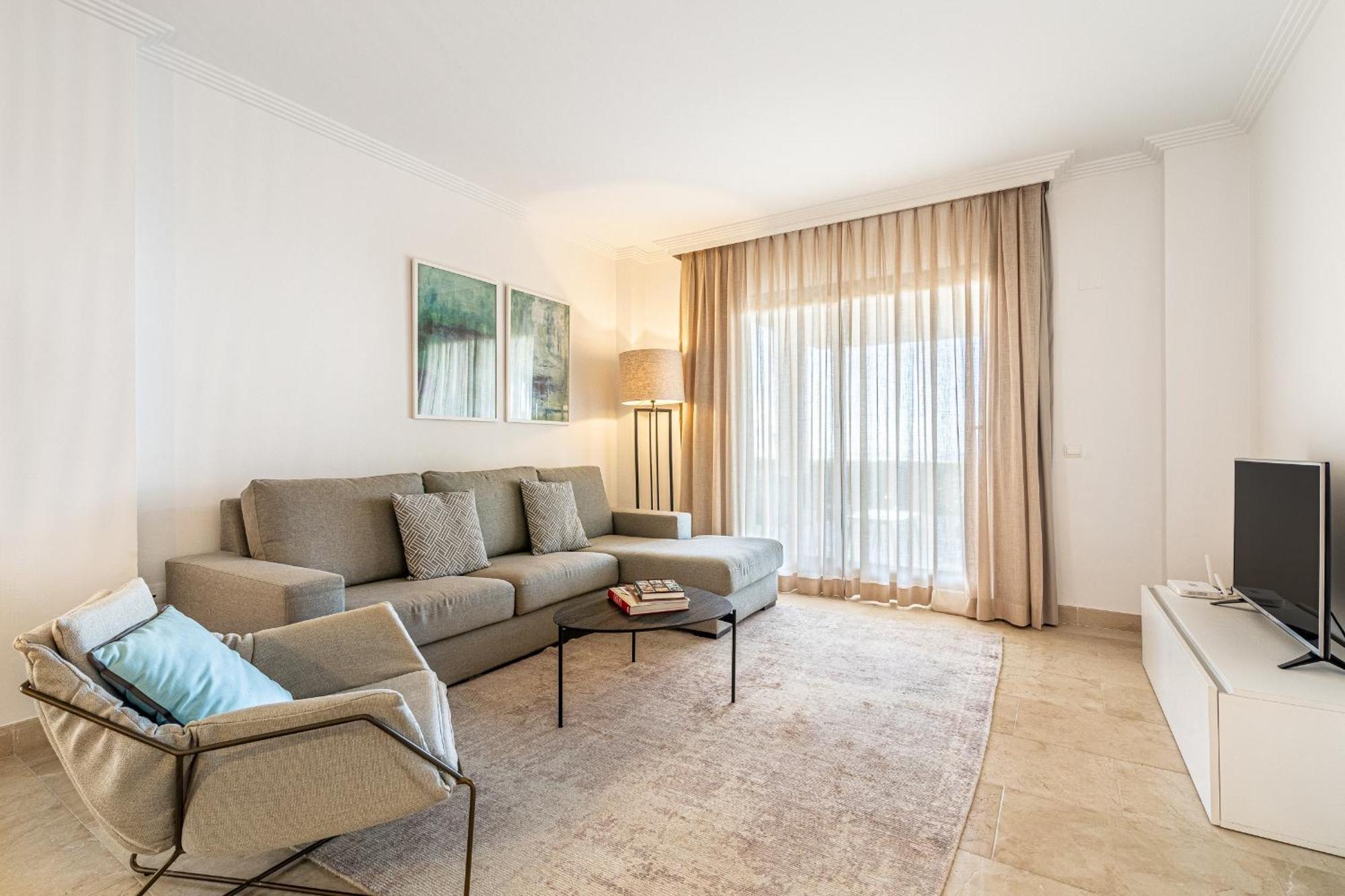 Large 3-Bedroom Nestled In Golf Paradise Estepona Exteriér fotografie