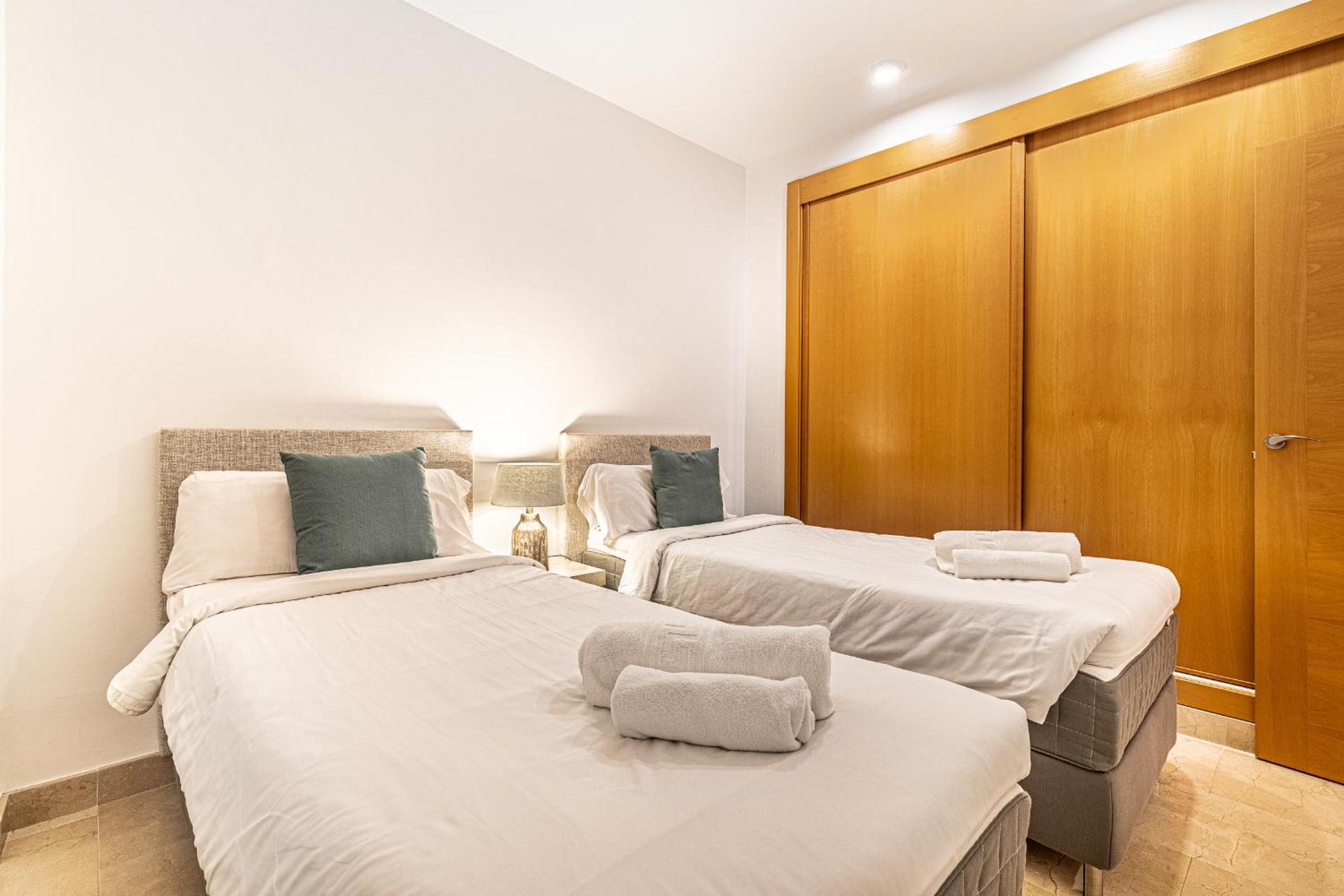 Large 3-Bedroom Nestled In Golf Paradise Estepona Exteriér fotografie
